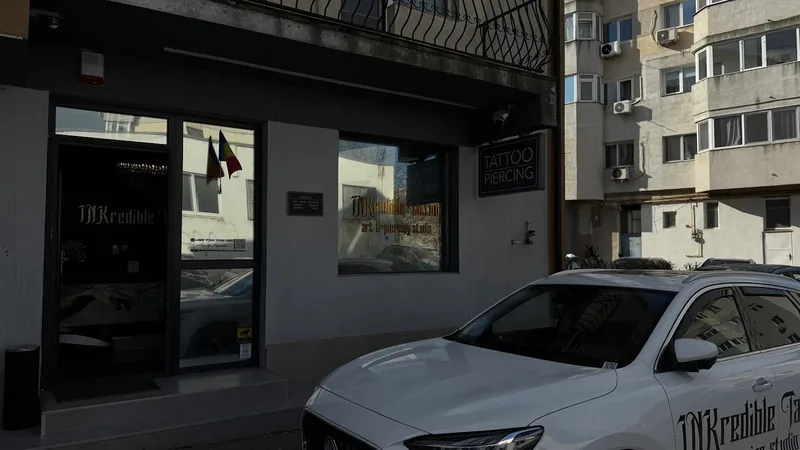 Intrarea în studio de pe Strada Eremia Movilă